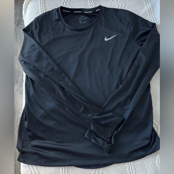 Nike Women's Dri-FIT Element Shirt - Medium - Picture 2 of 6